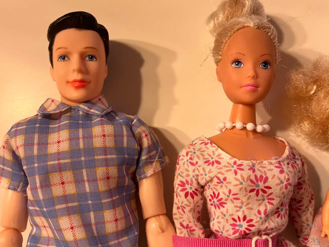 Billede 4 - Barbie bil+familie