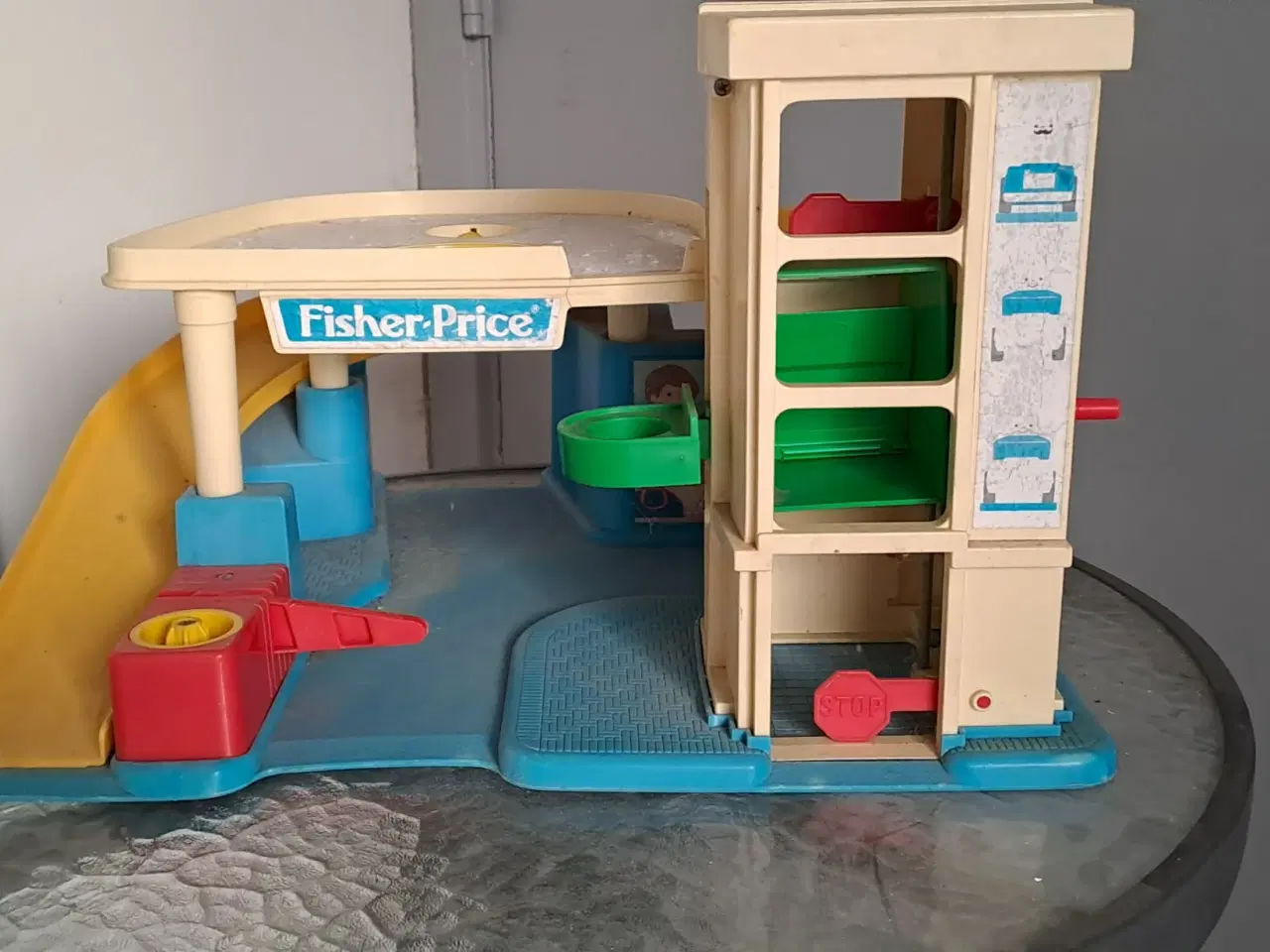 Billede 2 - 2 garager til små biler