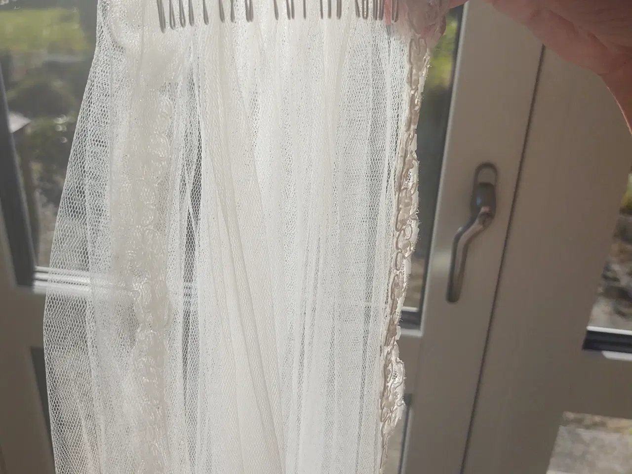 Billede 4 - Smukt brudeslør til salg