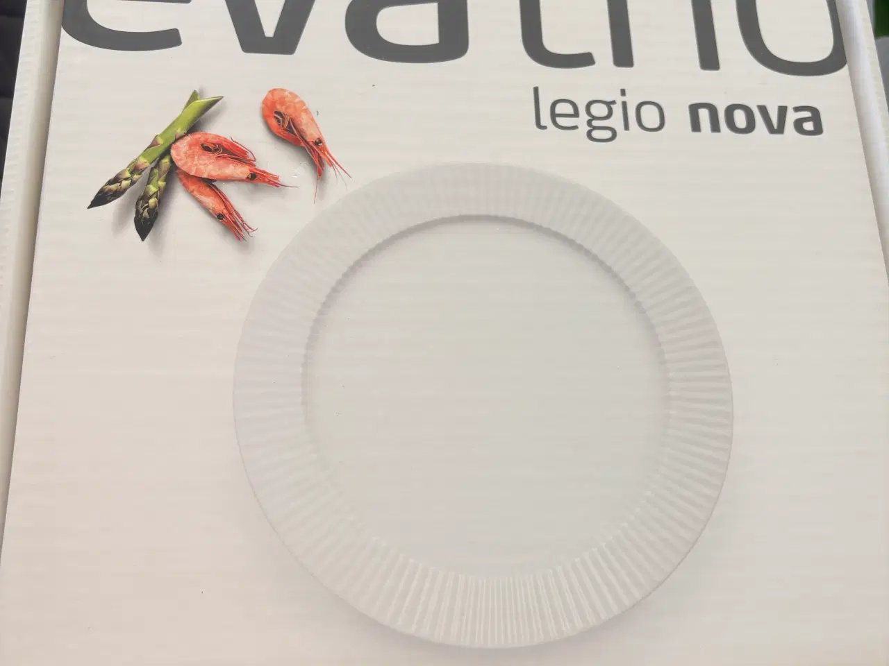 Billede 1 - 16 nye Eva Trio 28 cm middagstallerkner