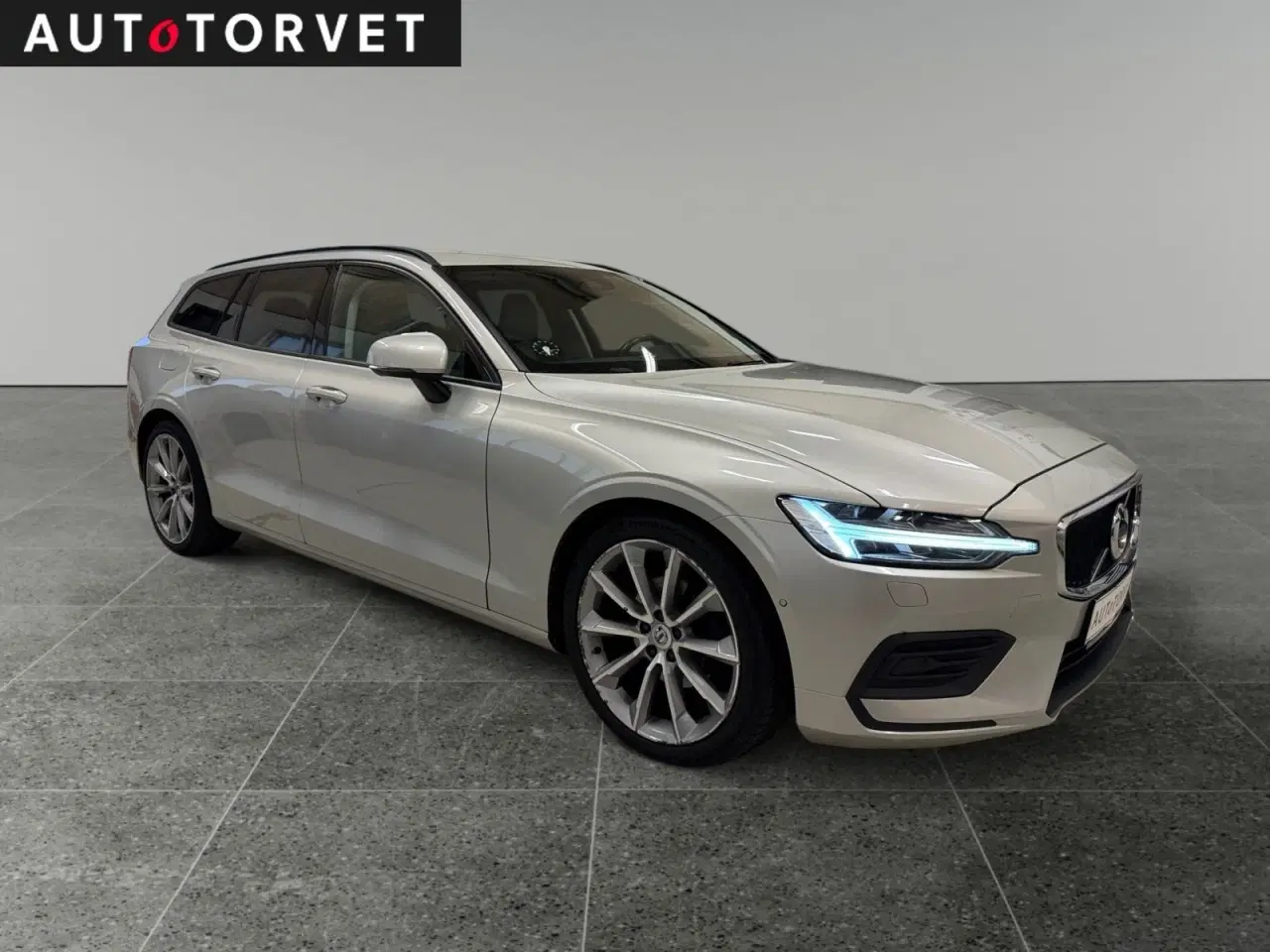 Billede 2 - Volvo V60 2,0 D4 190 Momentum aut.