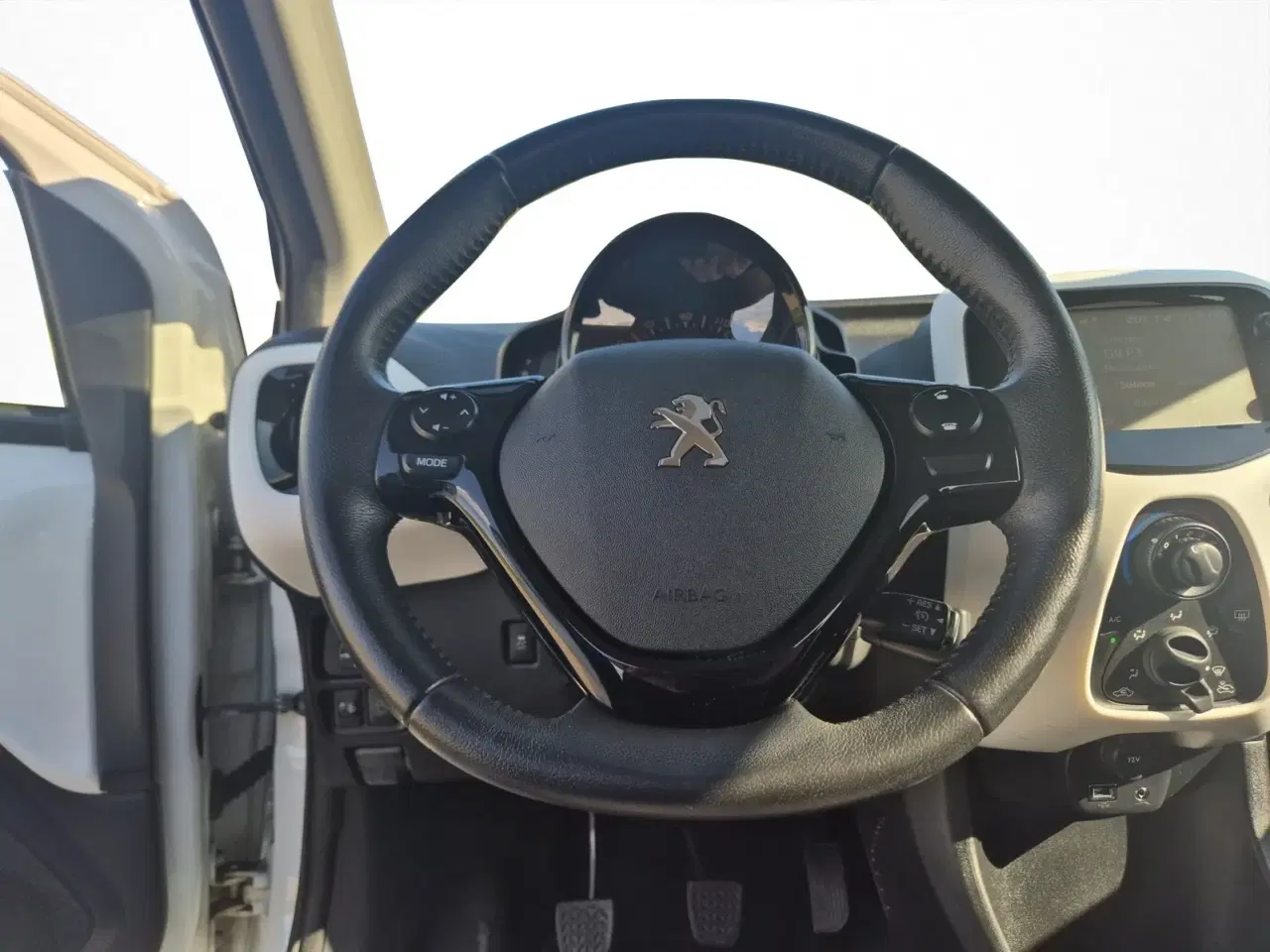 Billede 11 - Peugeot 108 1,0 e-VTi 69 White Edition