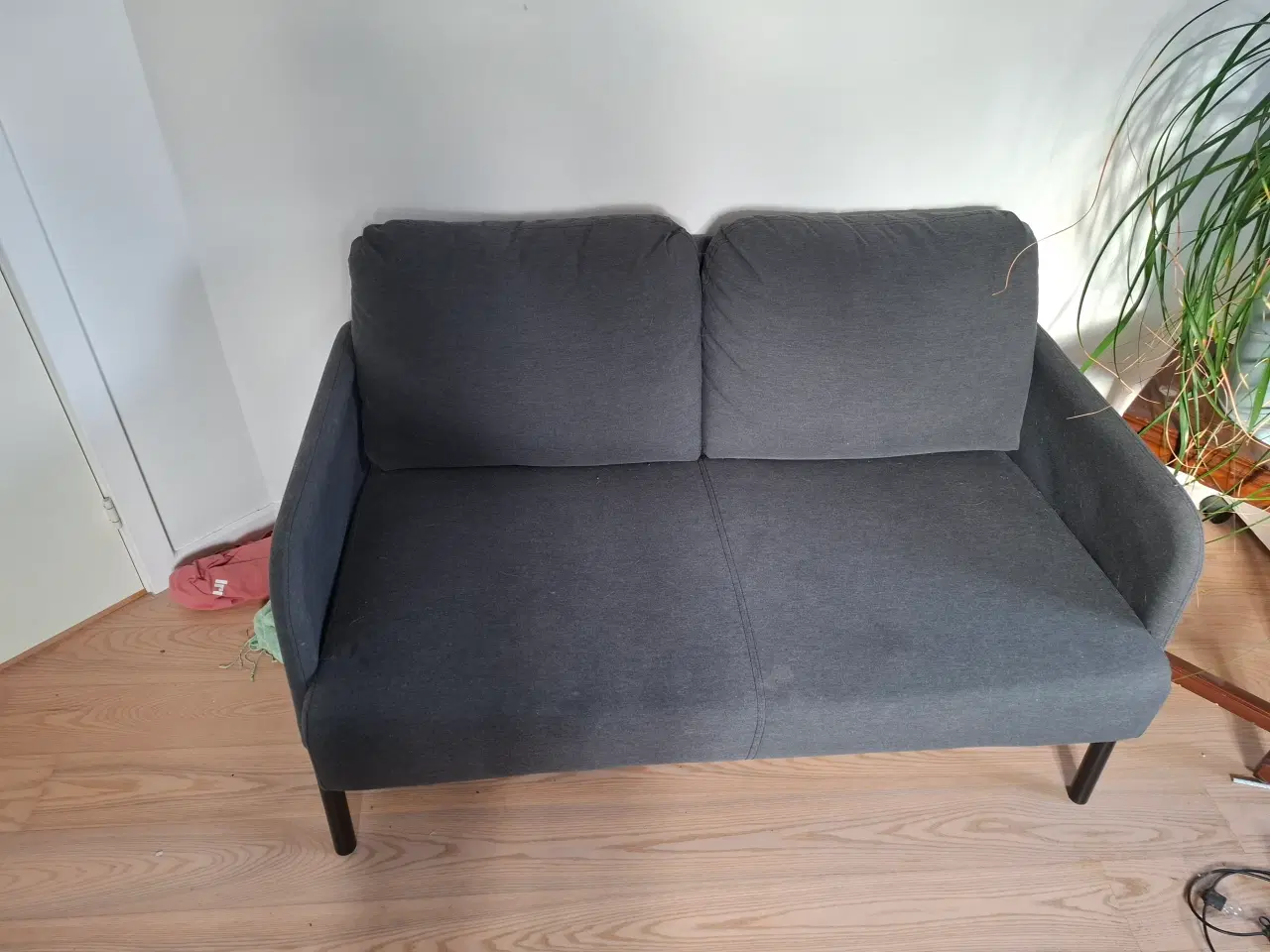 Billede 1 - lille og hyggeligt sofa