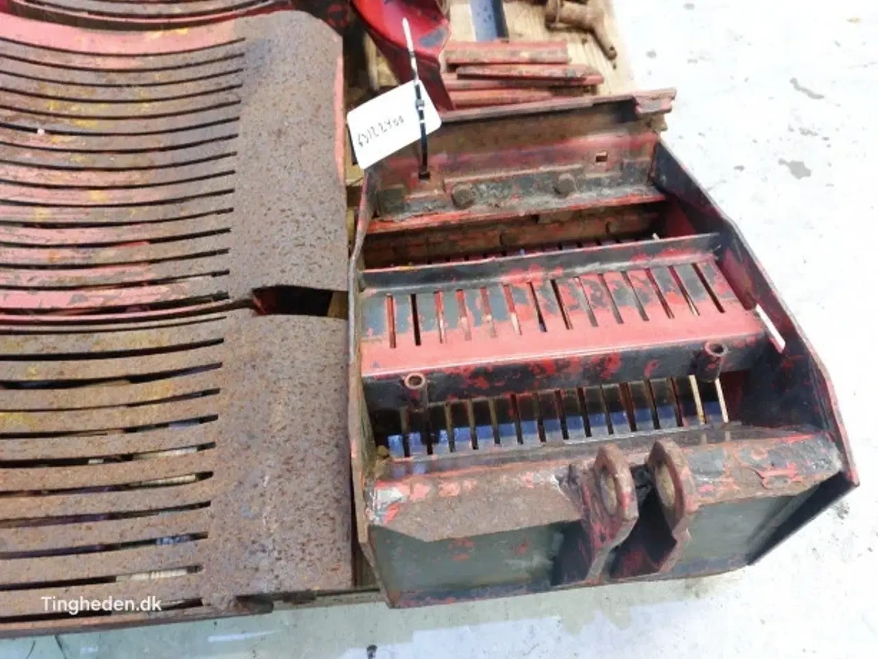 Billede 4 - Hesston 4700 Kniveholder Sæt 63103400 Ollerup Snitter