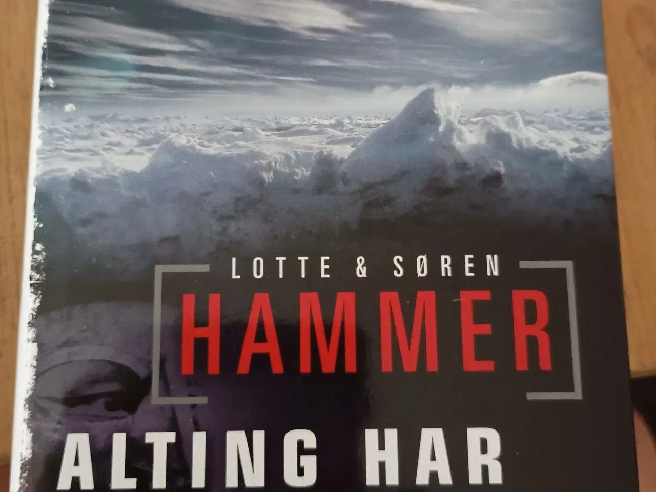 Billede 4 - Svinehunde & Alting Har Sin Pris af Lotte & Søren.
