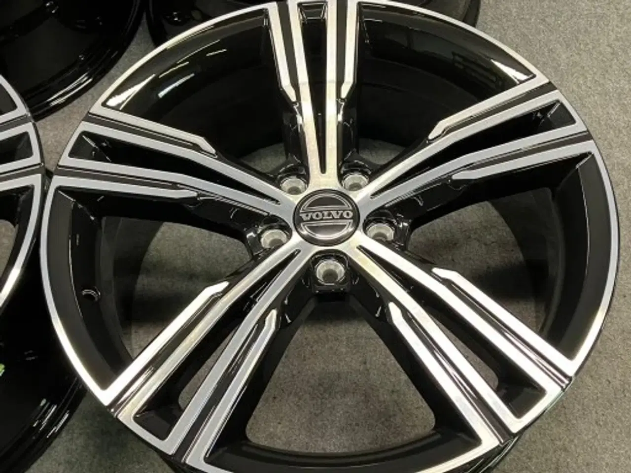 Billede 4 - ALUFÆLGE VOLVO V60 S60 19"