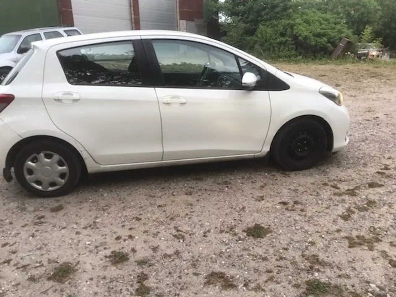 Billede 9 - Ny syn Toyota Yaris 1.4-4d 2013 Grøn ejerafgift