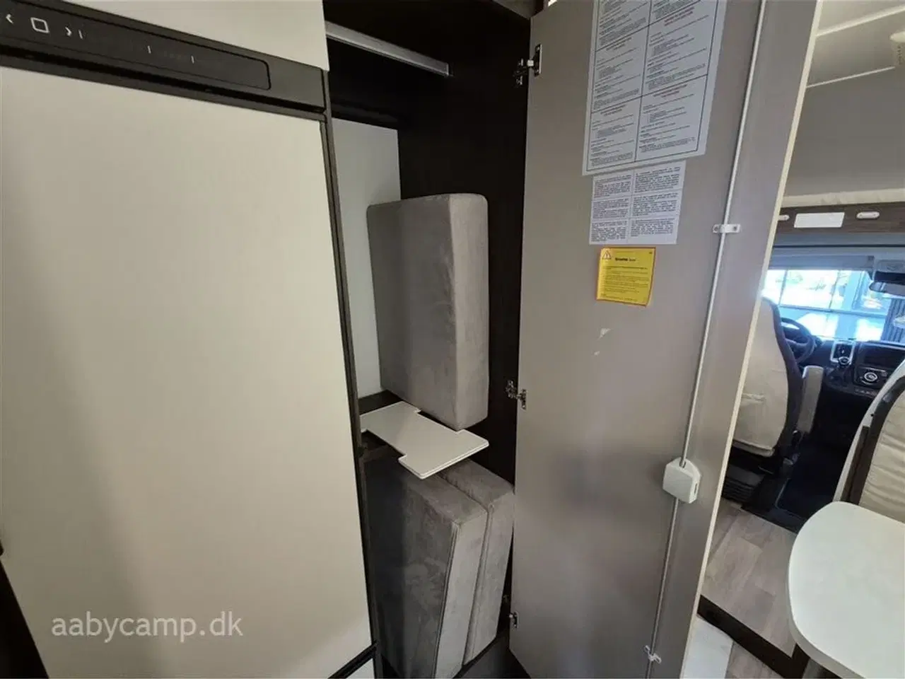 Billede 14 - 2021 - Benimar Sport 323 NK   Den Perfekte Familie camper. NK pakke. automatgear. solceller. 2x lithium batteri. 2000w inverter. Bemærk kun 20,000 Km !!!!