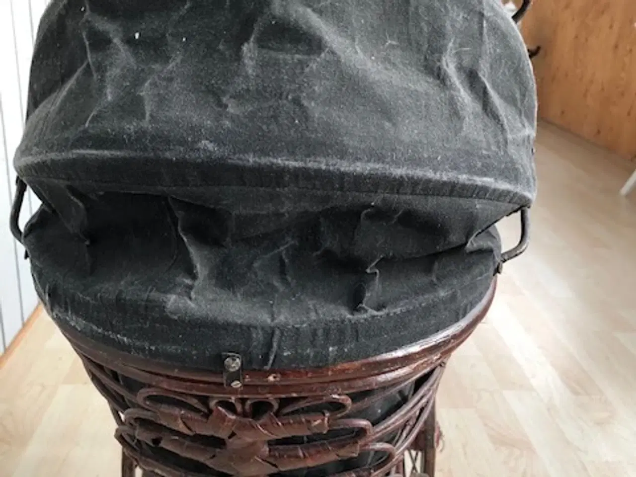 Billede 3 - Gammel dukkevogn med dukke