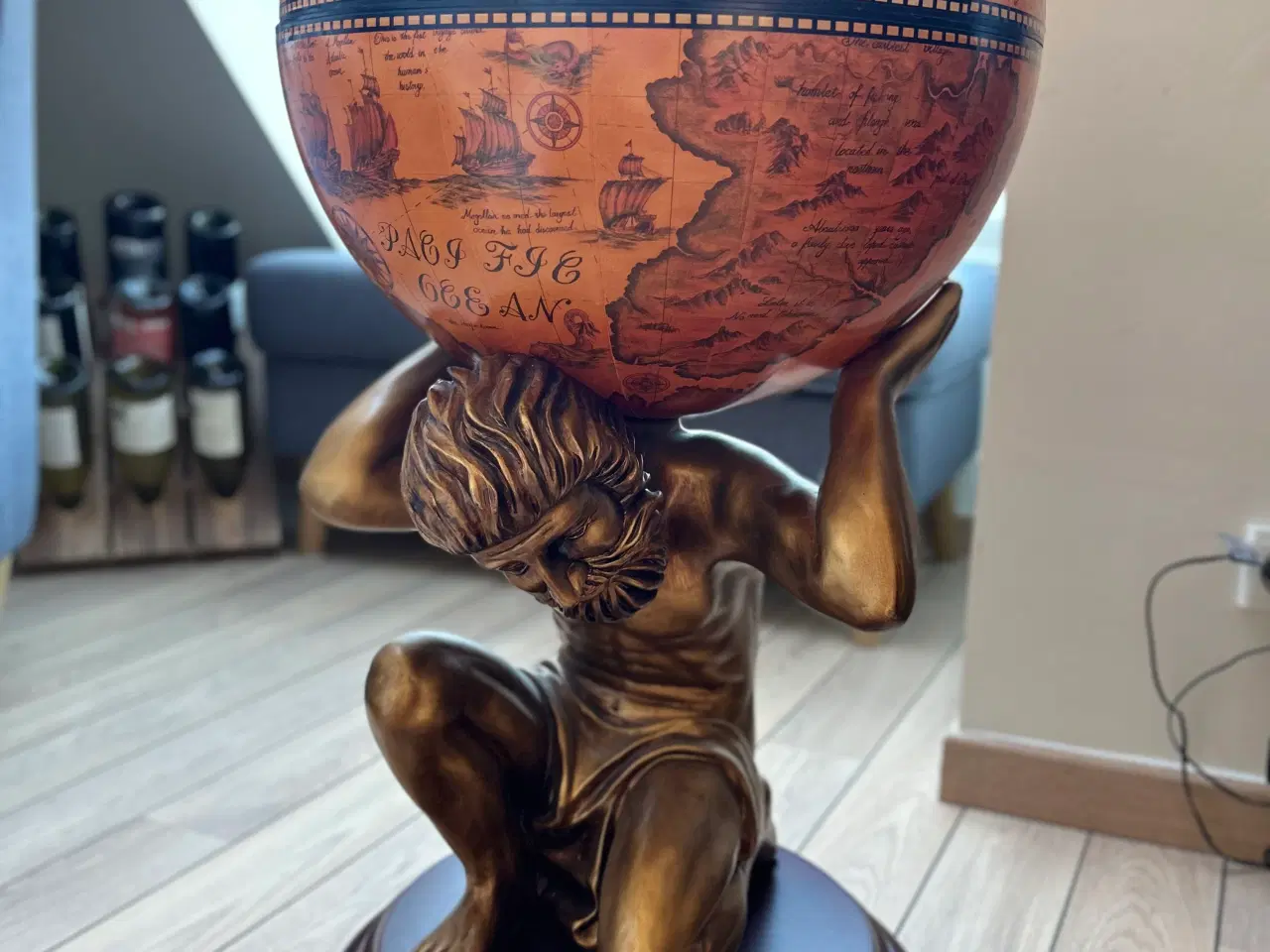 Billede 4 - “Antik” Globus Bar på Atlas Figur
