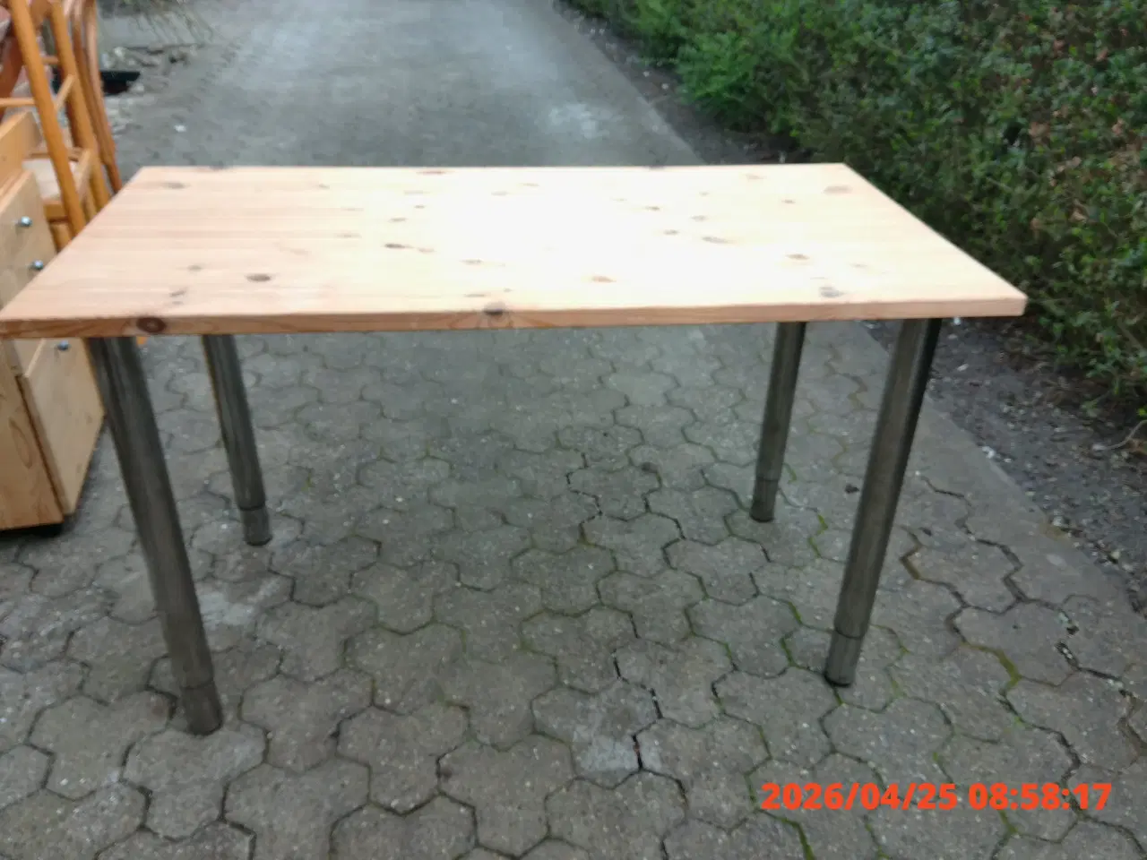 Billede 1 - IKEA Vika Furuskog bord i lyst fyrretræ 