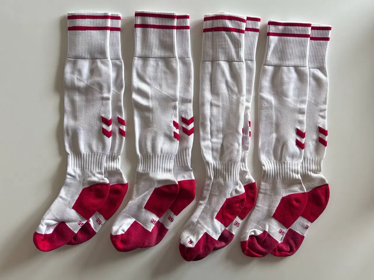 Billede 1 - hummel Element fodboldstrømper, str. 35-38 - 4 par