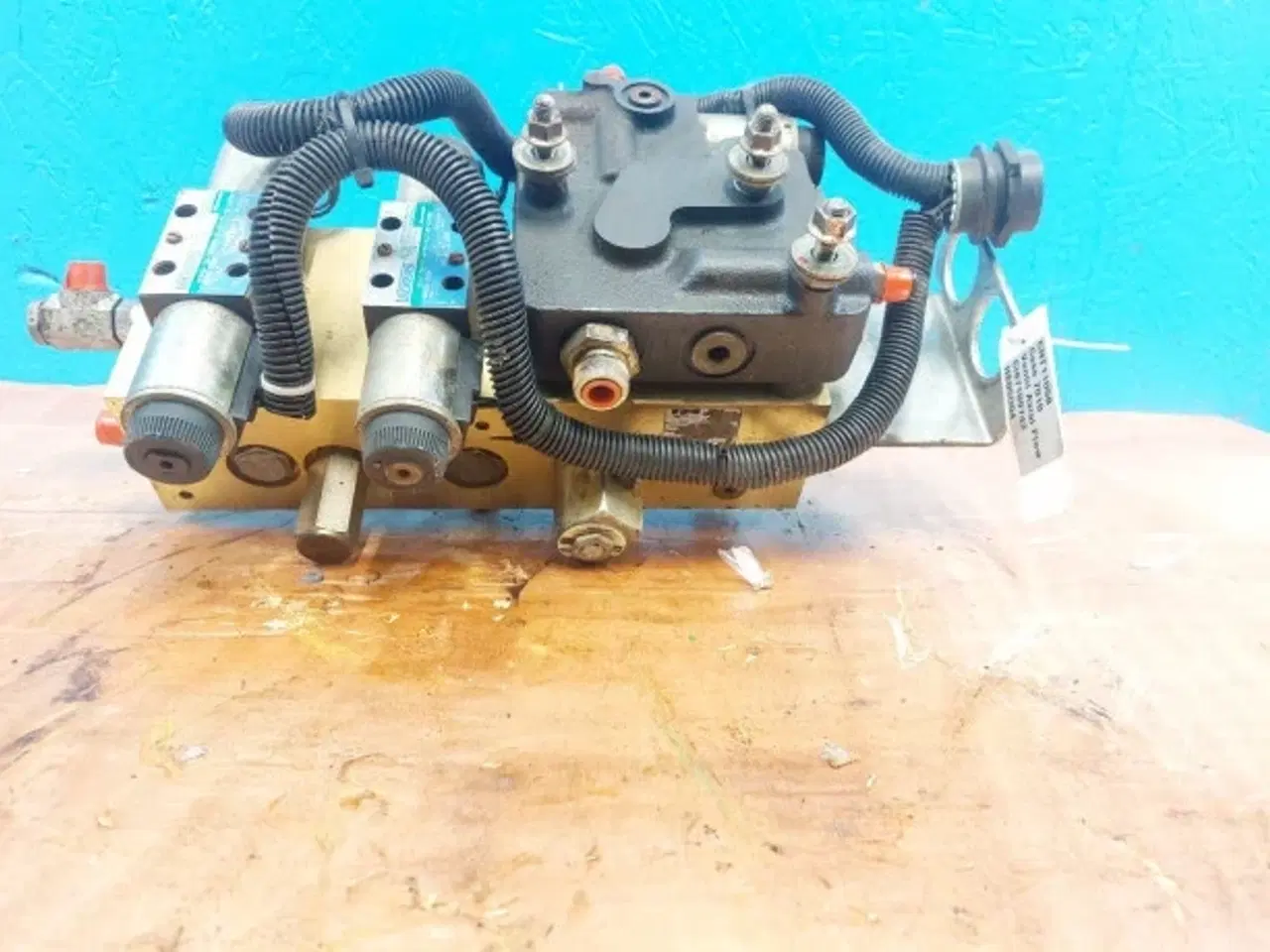 Billede 2 - Case IH7010 Hydraulic valve 87109742