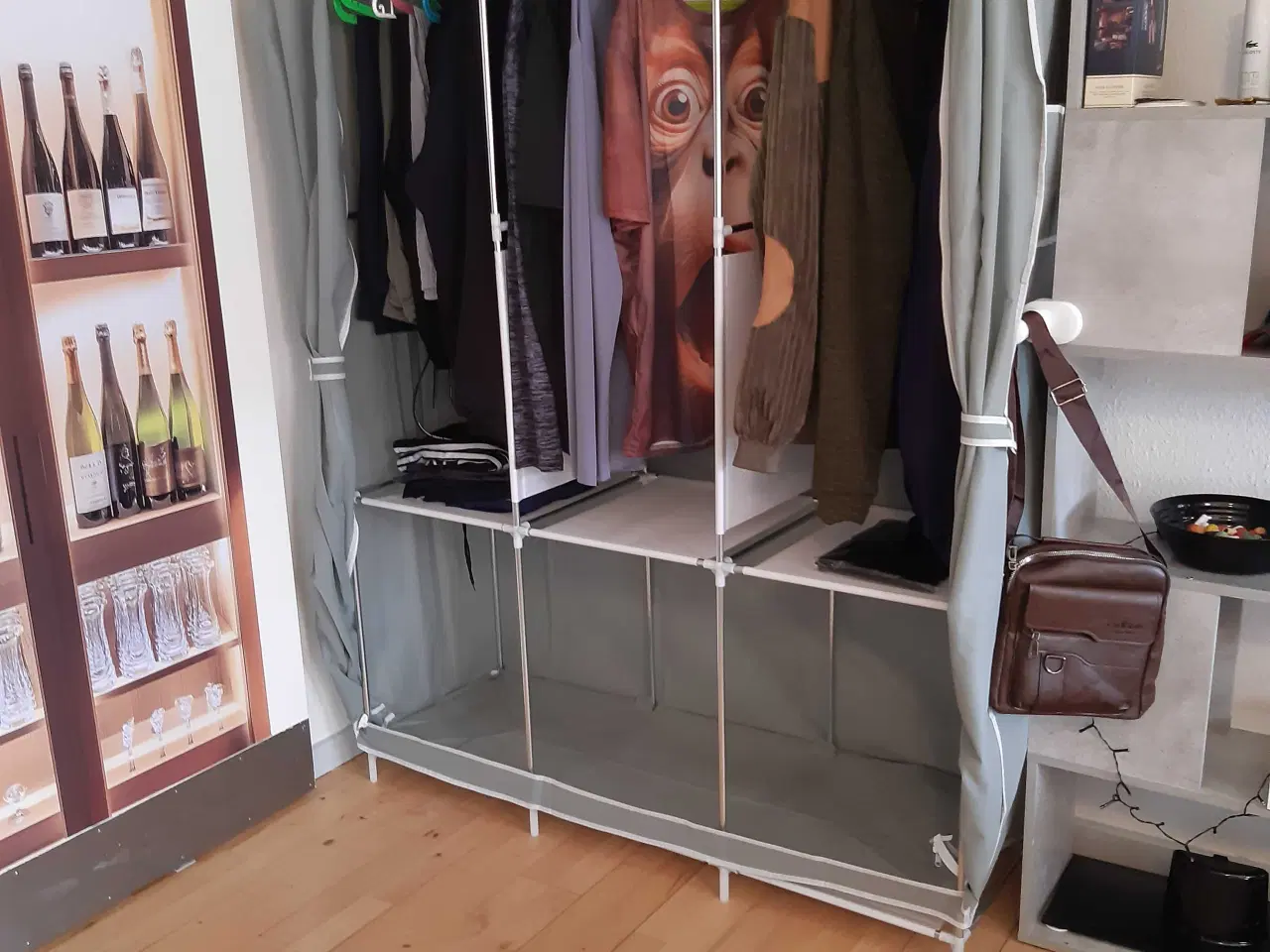 Billede 1 - Et komplet højskab 127x170