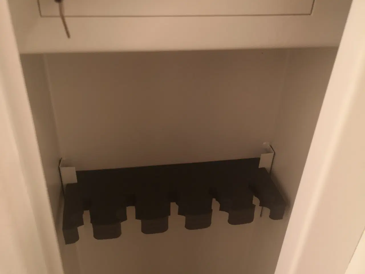 Billede 3 - Våbenskab 