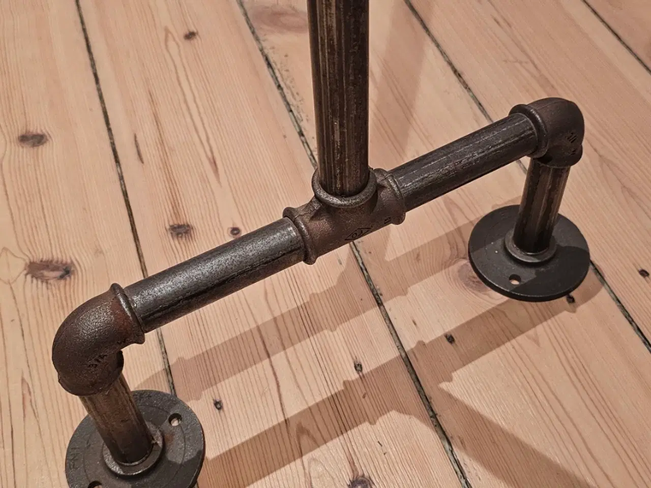 Billede 2 - Håndlavet tøjstativ i 3/4 tommer vandrør