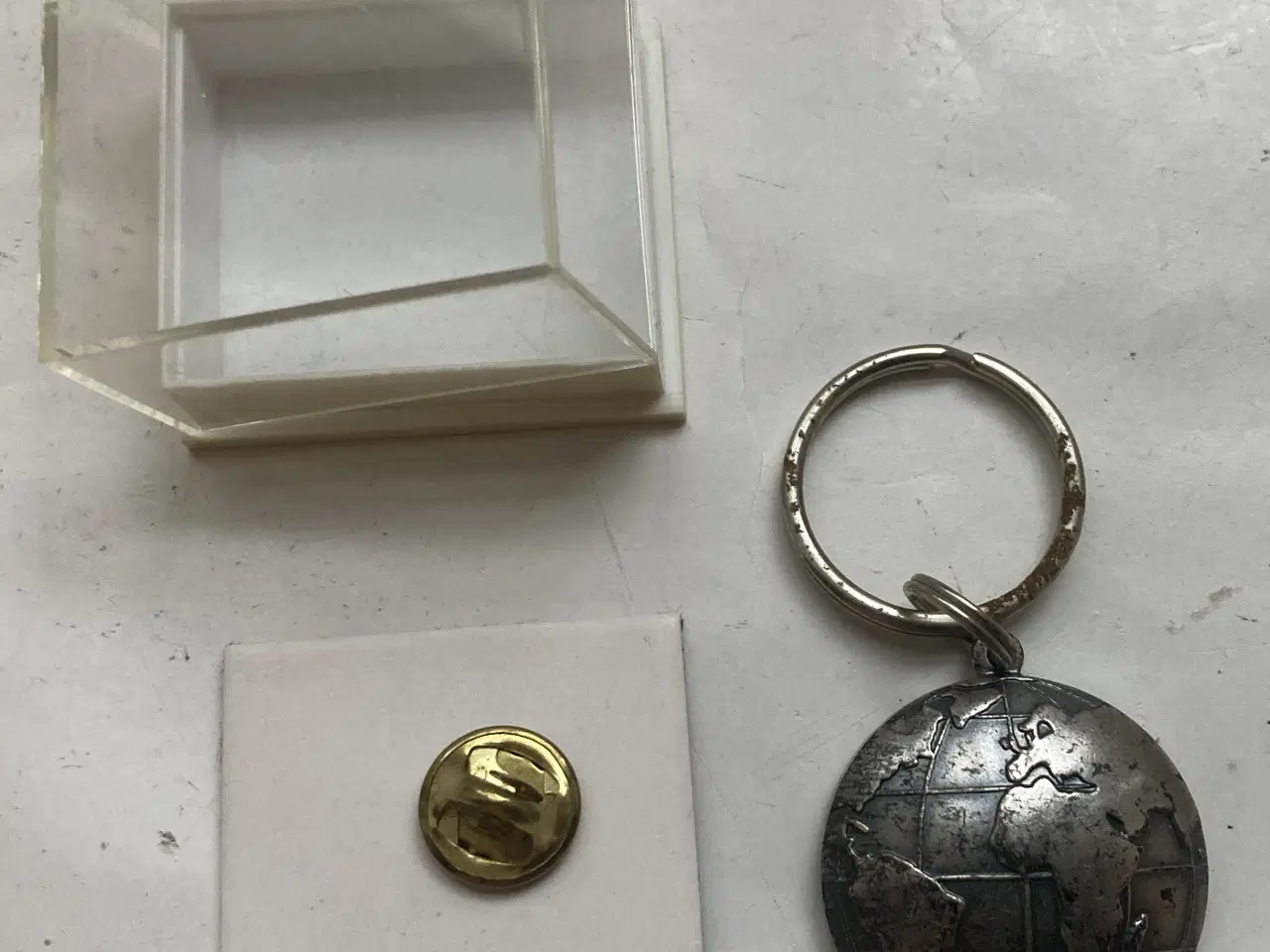 Billede 2 - Emblem & Nøglering Flyselskab SAS 50 år