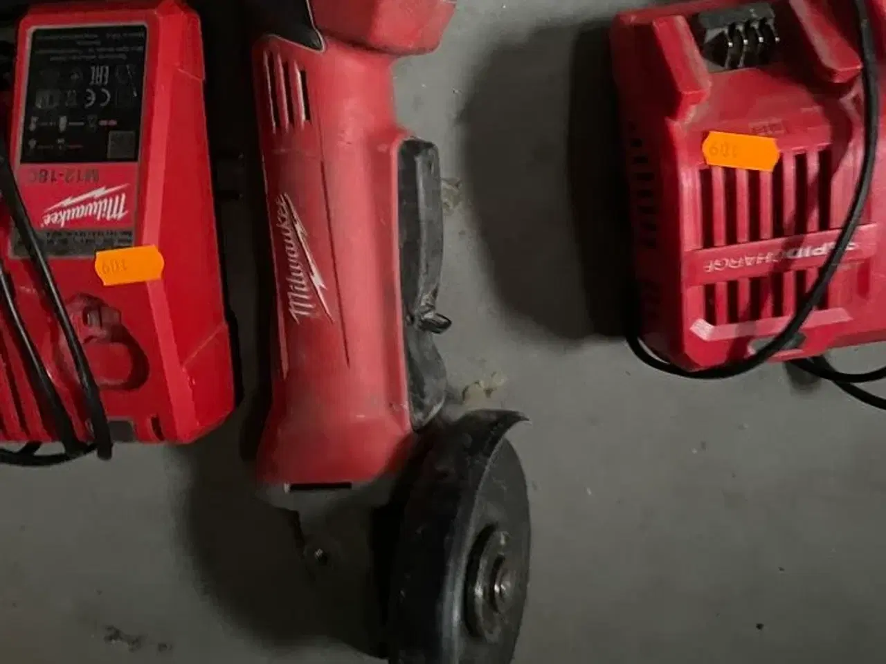 Billede 2 - Vinkelsliber MILWAUKEE Med lader og et batteri