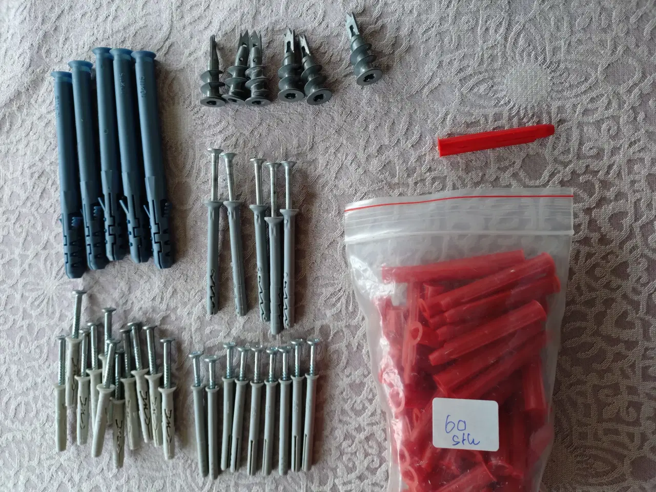 Billede 1 - Bl skruer/ rauplugs 