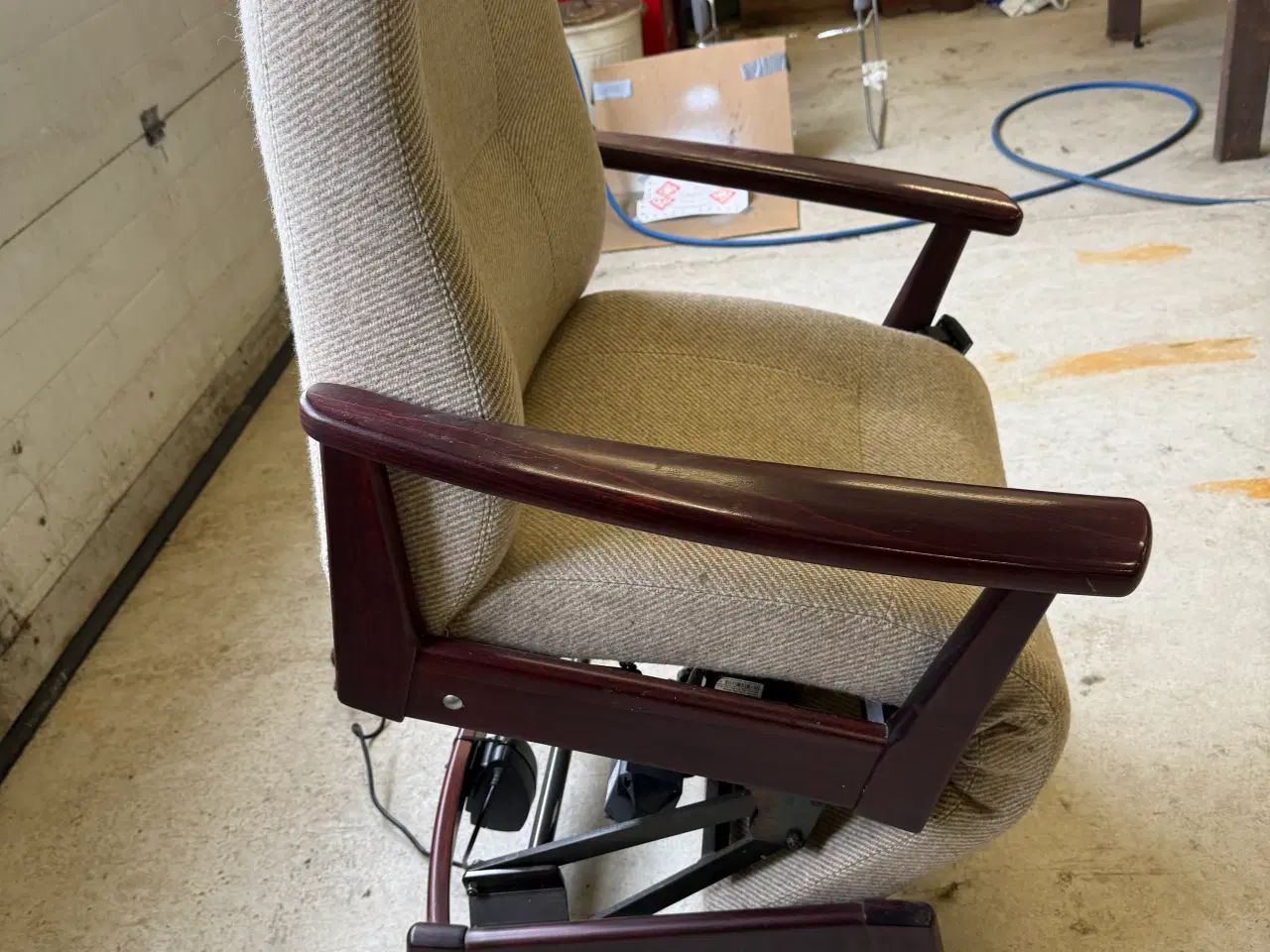 Billede 1 - Otiumstol med 3 motorer sædeløft ryg ben