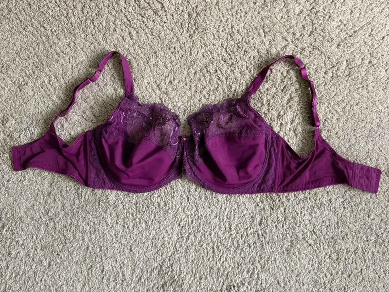 Billede 1 - Eleganzia smuk cerise bøjlebh. Cup 105 F. 