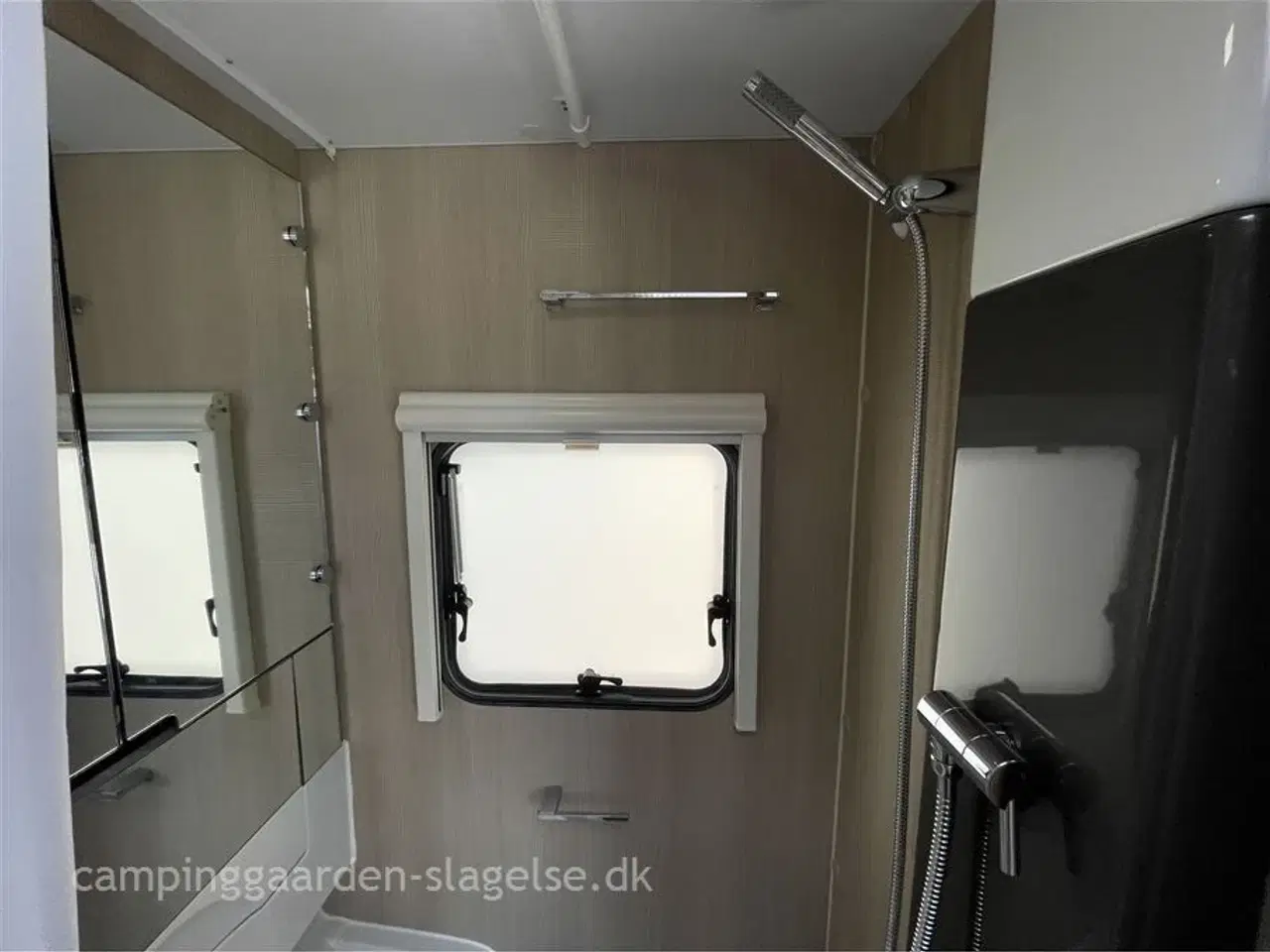 Billede 10 - 2020 - Adria Adora Supreme 502 UL   Luksus på hjul – klar til eventyr uden besvær!