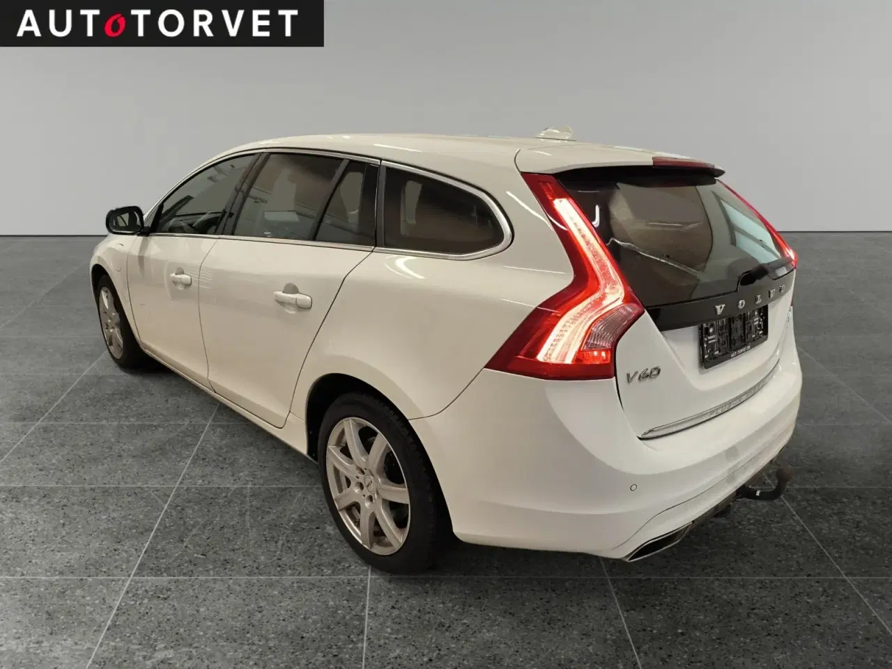 Billede 4 - Volvo V60 2,4 D6 Plug-in Momentum aut. AWD