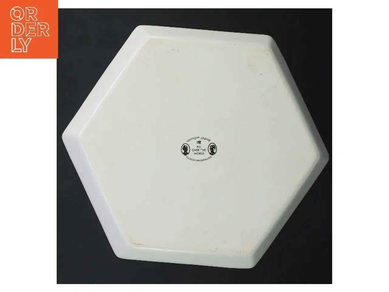 Billede 3 - Sekskantet serveringsfad fra Søstrene Grene (str. 23 cm)