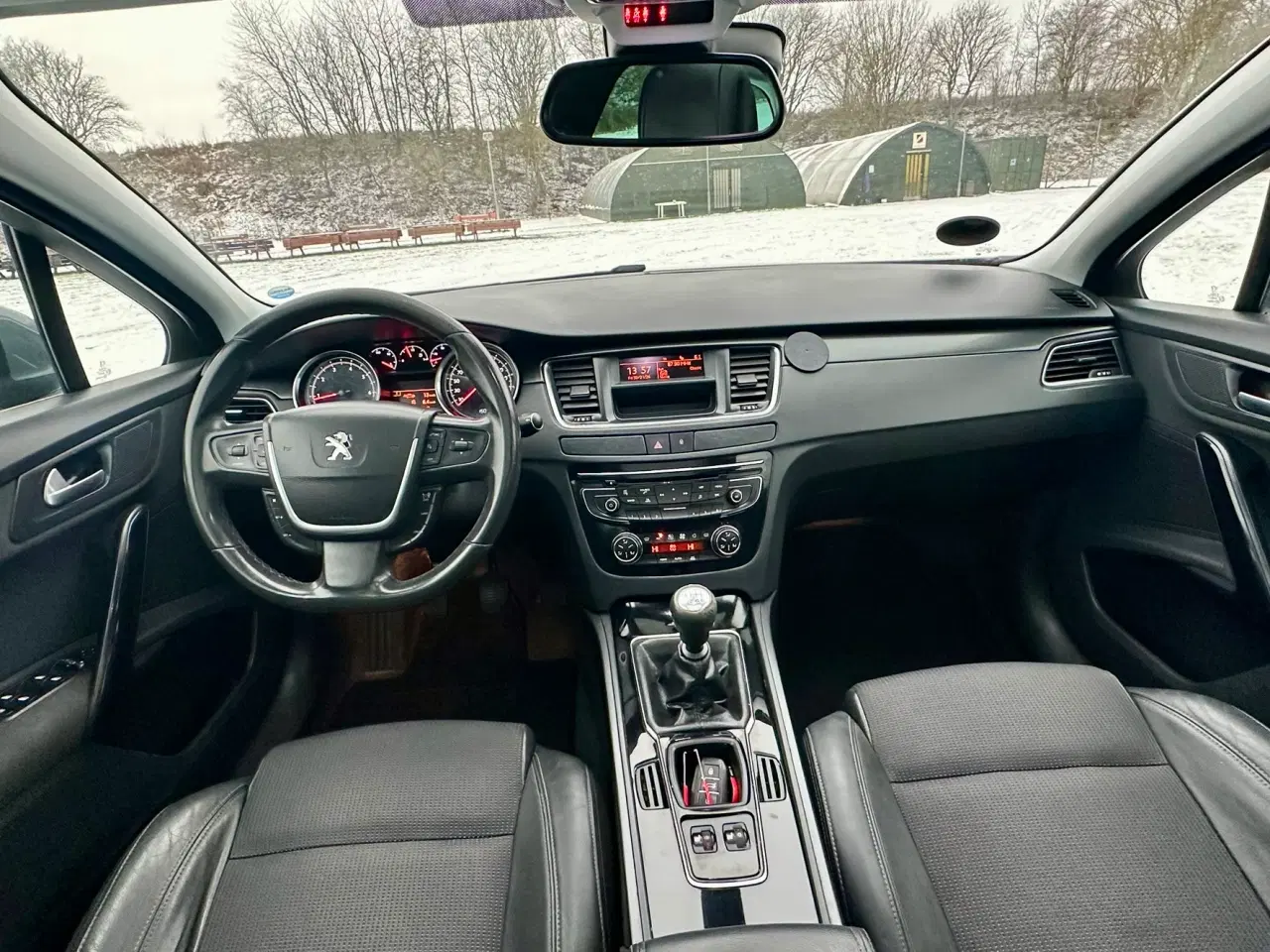 Billede 13 - Lav km. som ny bil.