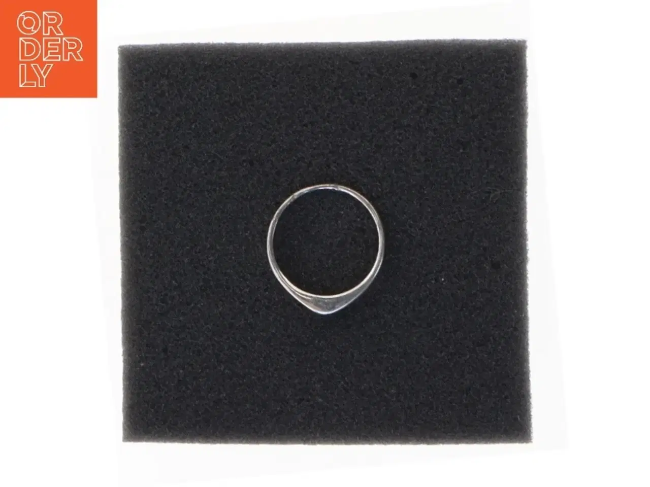 Billede 4 - Sølvring med enkel sten