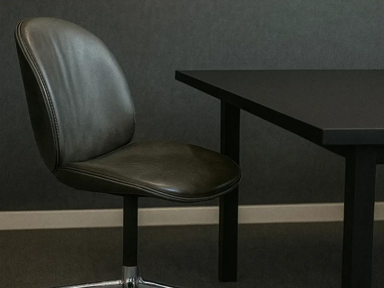 Billede 2 - GUBI | Beetle Meeting Chair (Grå)