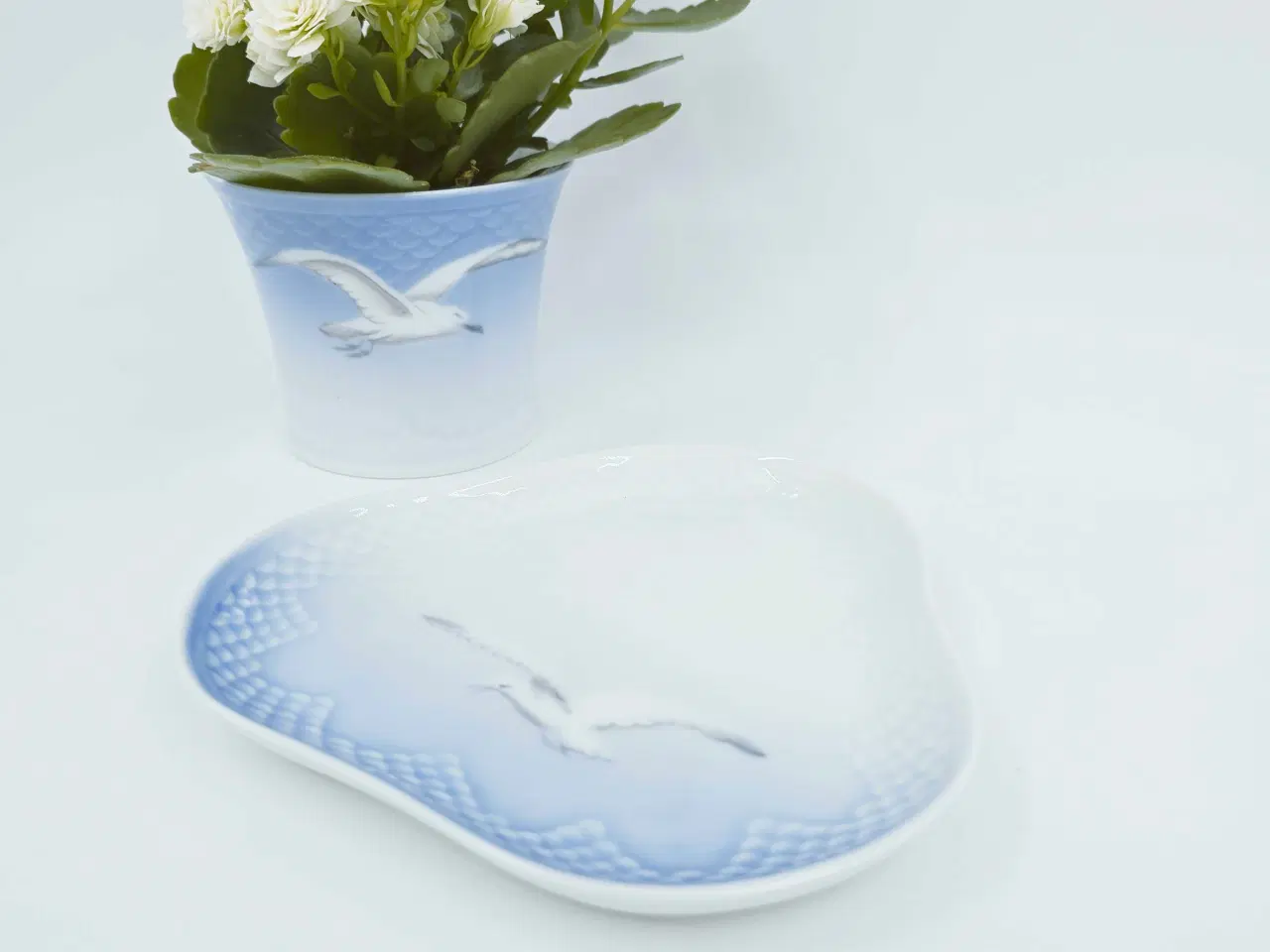 Billede 6 - Mågestel Trekantet Bakke uden guldkant Porcelæn 