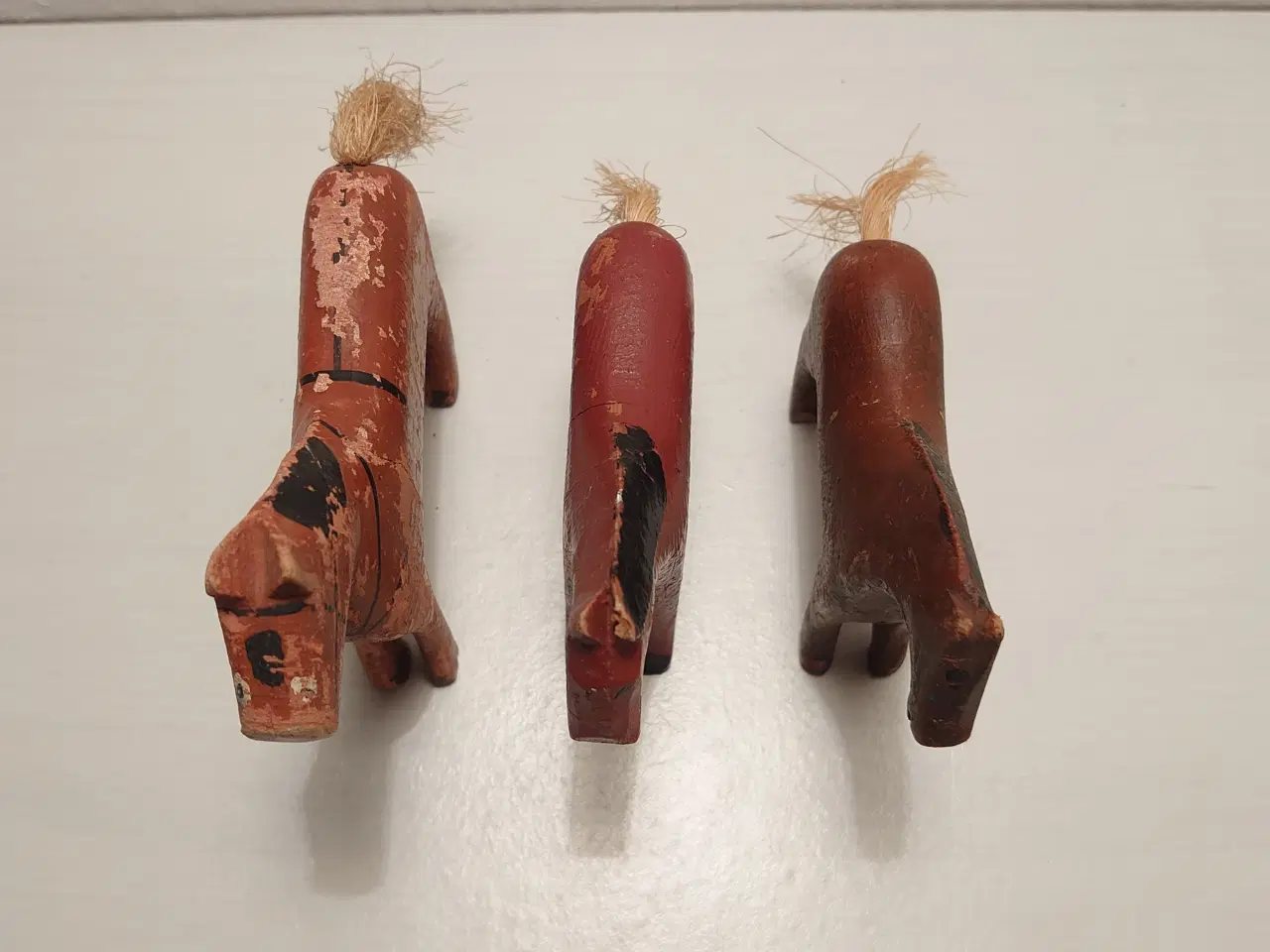 Billede 5 - Fængselslegetøj: 3 Brune heste. L. 11 og 2 x 9,5cm