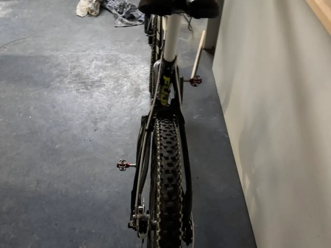 Billede 2 - Fuji Outland pro skovcykel ( mountainbike)