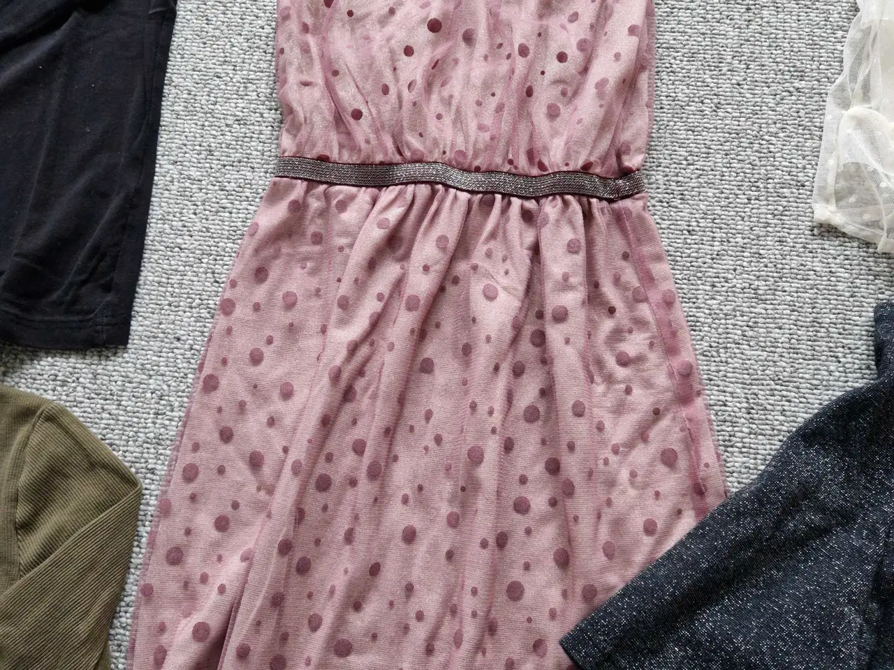 Billede 5 - Tøjpakke str 134