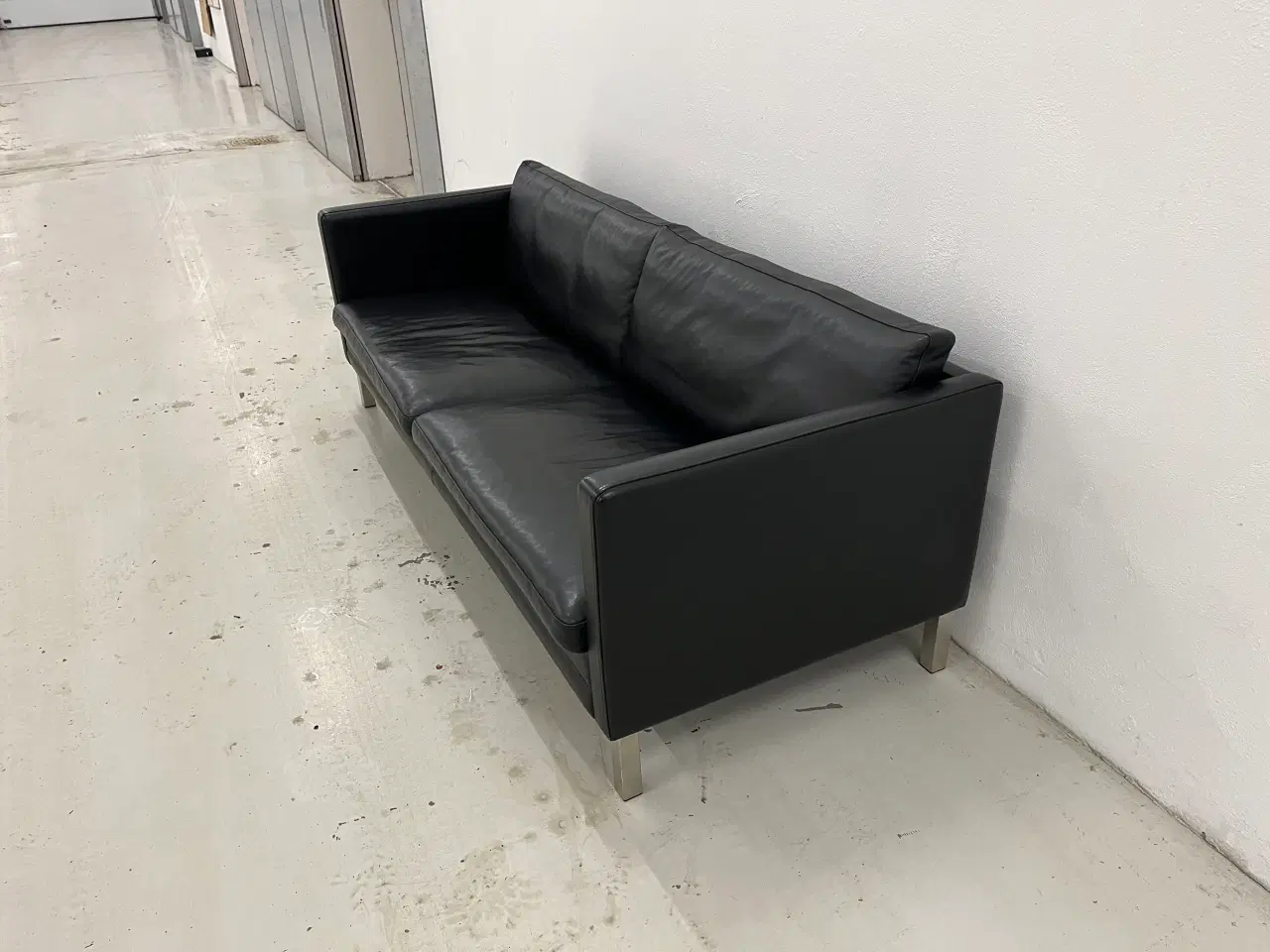 Billede 5 - Mogens Hansen MH276 3 Pers.Sofa med sort læder.