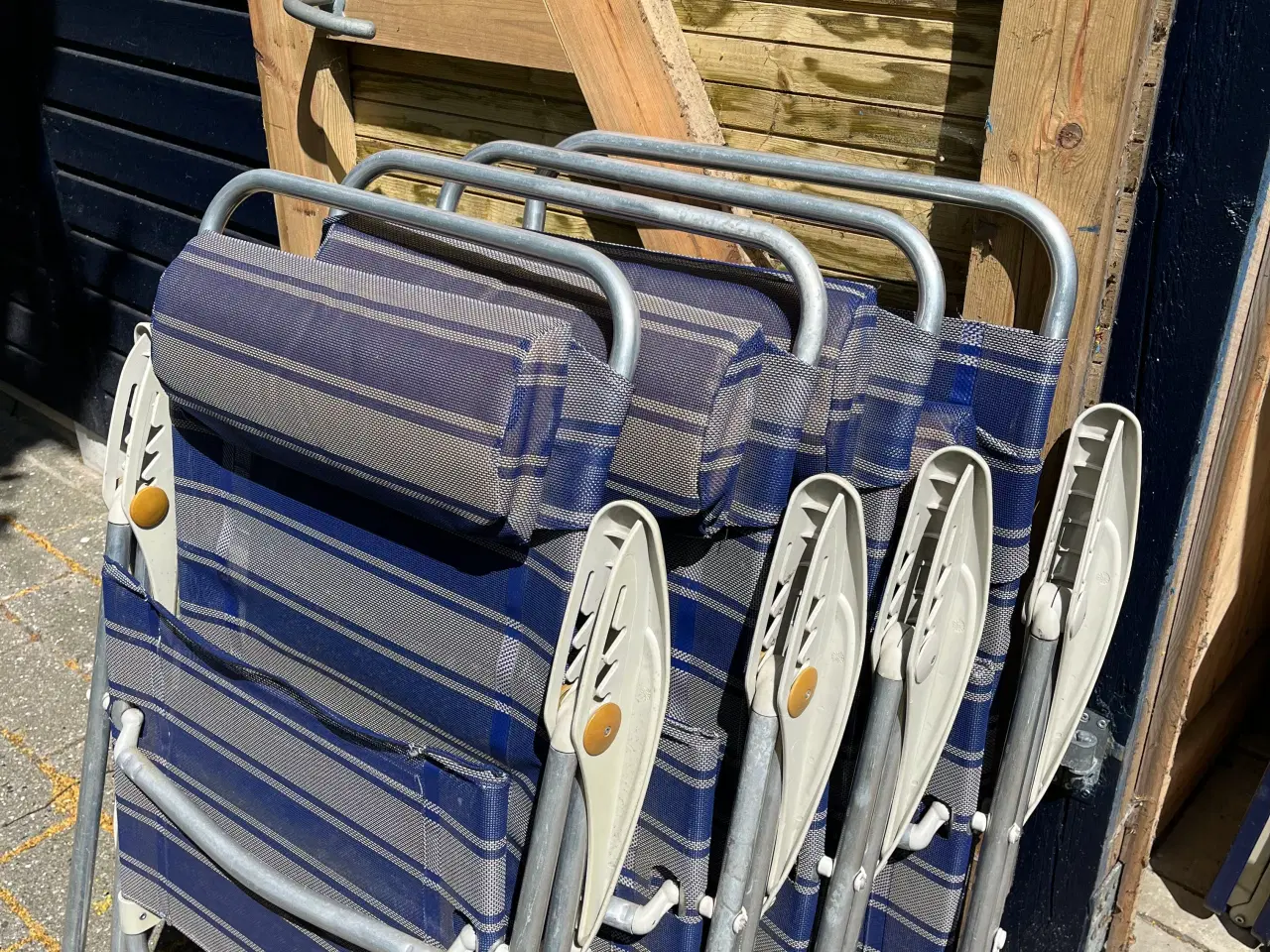 Billede 3 - Campingbord og4stole(lallemand) brugt. 