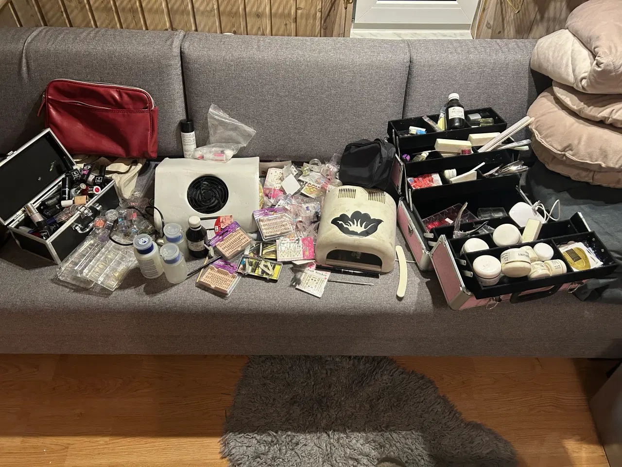 Billede 1 - Kosmetik til negle og øjenvipper