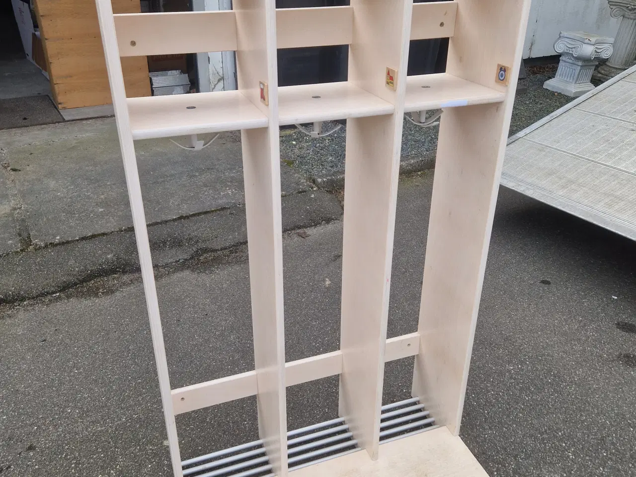 Billede 1 - Børne garderobe skab