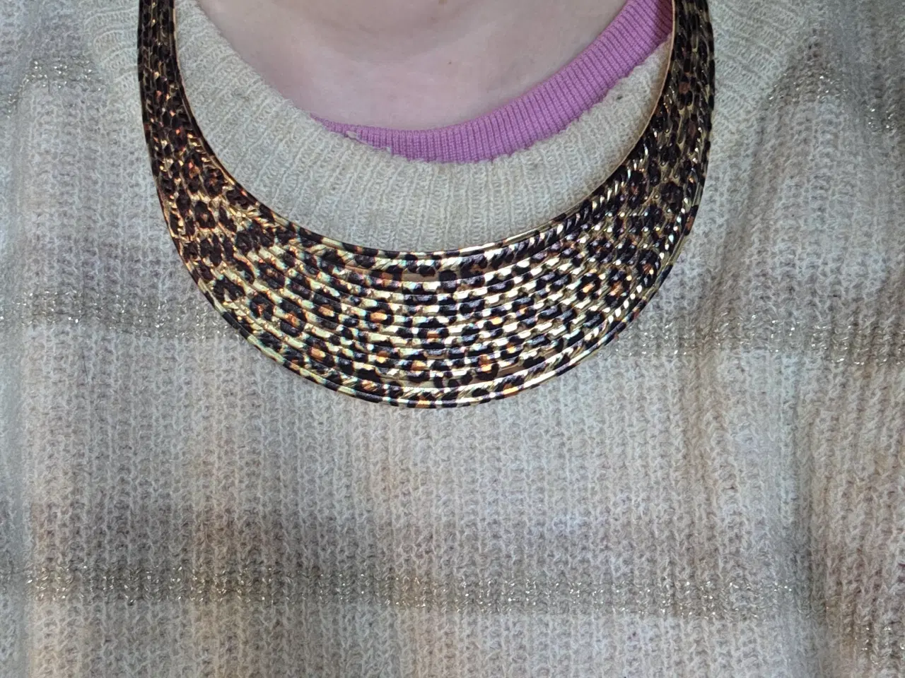Billede 4 - Halssmykke med leopard print 