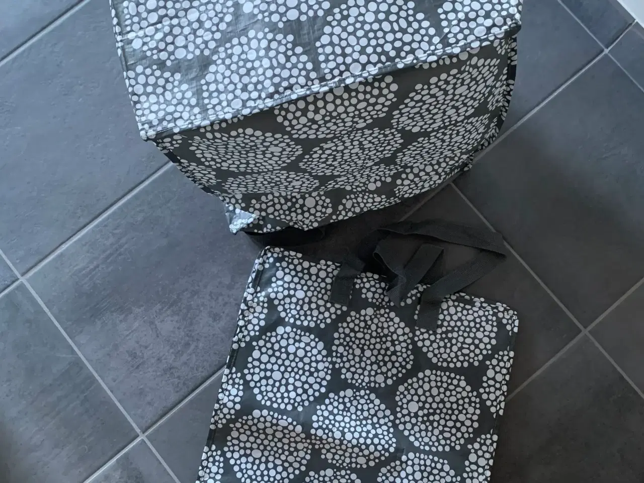 Billede 5 - Opbevaringsposer med lynlås, som nye, 2 stk 50 kr.