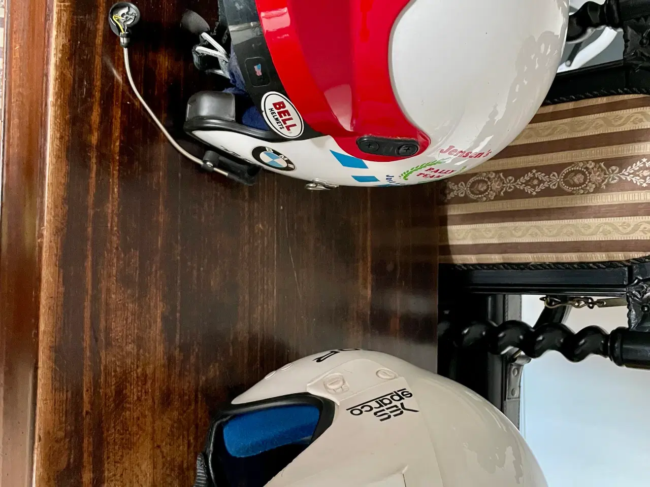 Billede 2 - Styrthjelme og Motorsports køredragter