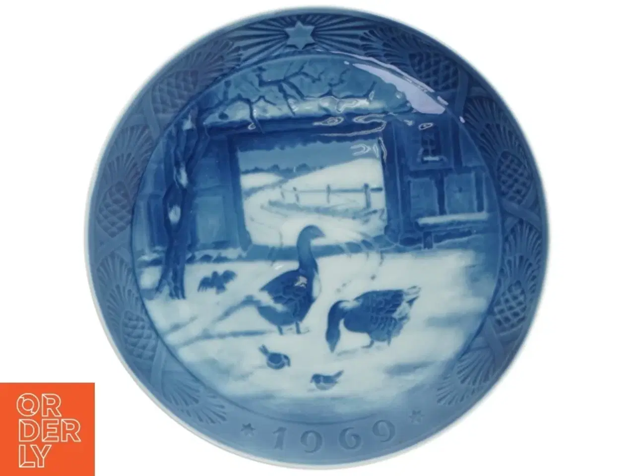 Billede 5 - Royal Copenhagen juleplatter (str. Ø 18. cm)