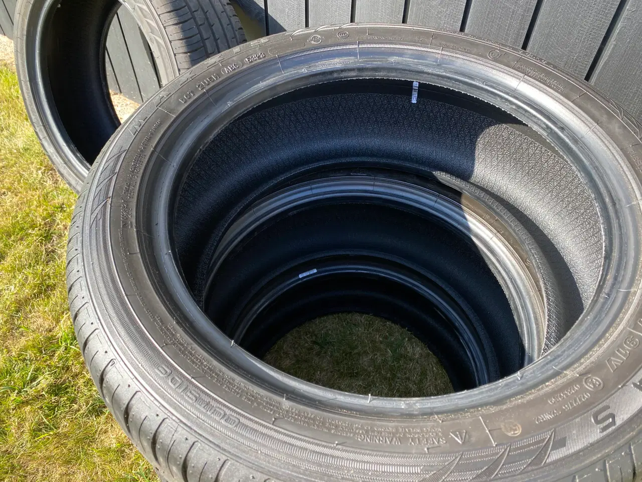 Billede 4 - Sommerdæk helt nye