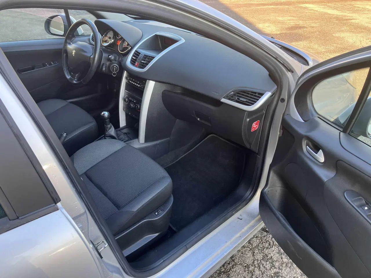 Billede 8 - PEUGEOT 207 VAREBIL 1,6 HDI - LAVT KM-TAL