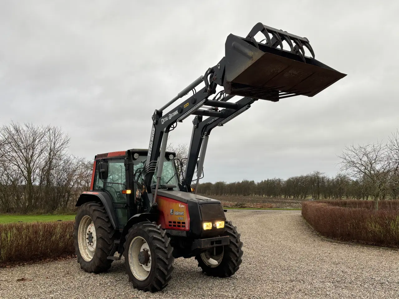 Billede 8 - Valmet 6200 med frontlæsser. 3100 timer 