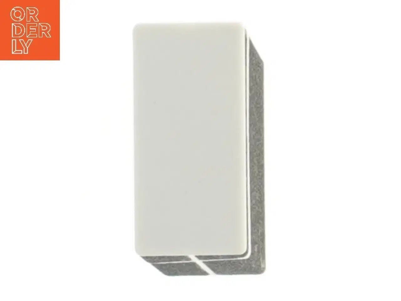 Billede 2 - Plastikdåse med klaplåg (str. 9,5x3x6 cm)