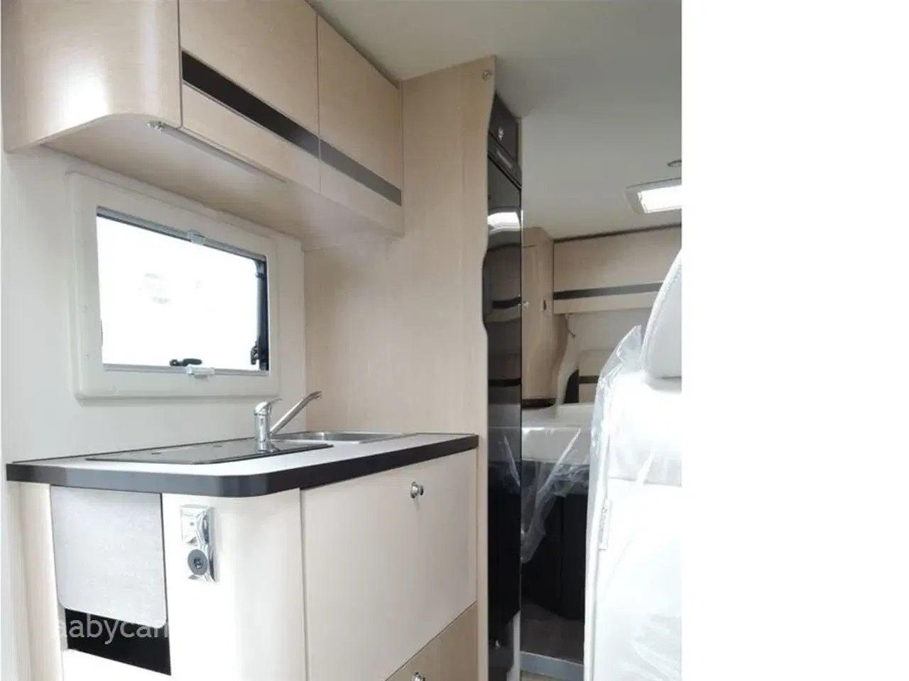 Billede 4 - 2026 - Autostar Performance 690 LC Handy og compact med godt udstyr. solceller. tv. markise. automatgear. queensbed.