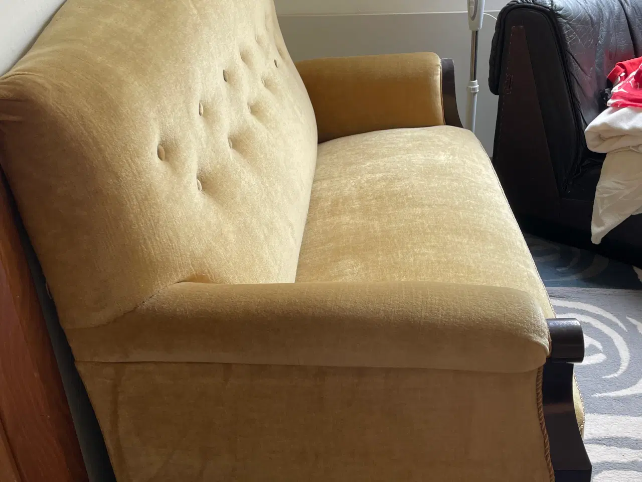 Billede 3 - Møbelsæt med sofa, lænestol, 4 stole, rundt bord 