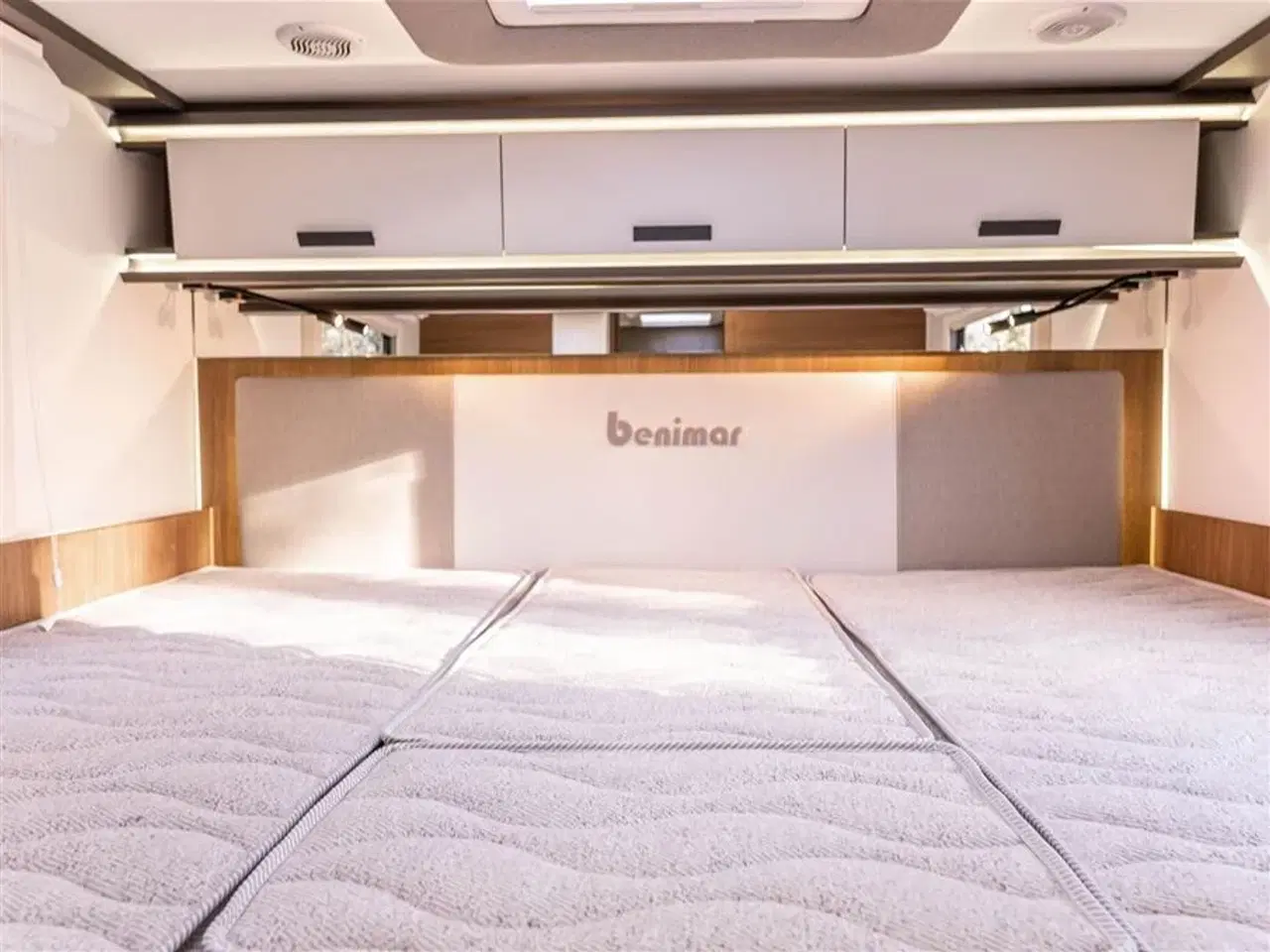 Billede 5 - 2026 - Benimar Mileo 268 Skandinavisk design og komfort året rundt